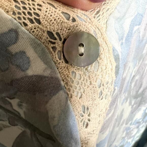 LOGO LORI GOLDSTEIN Women's Sm Rayon Button Cardigan Top Lace Ruffle Blue Cream - Picture 8 of 12